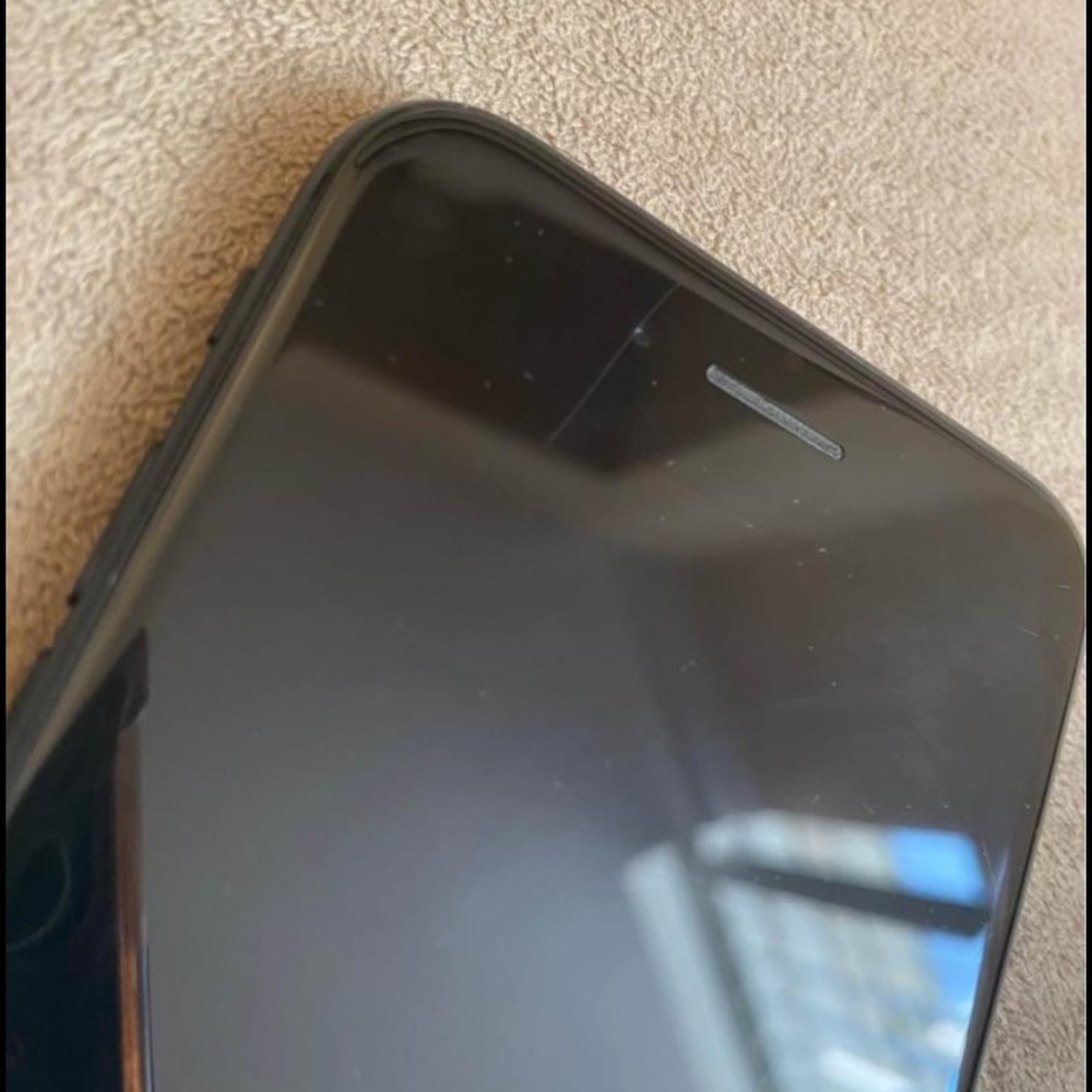 iPhone SE - Picture 4 of 6